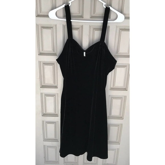 Unbranded Evening Dress Sz14 Black Velvet Straps Jewel Detail Fit/Flare Used - Picture 10 of 10